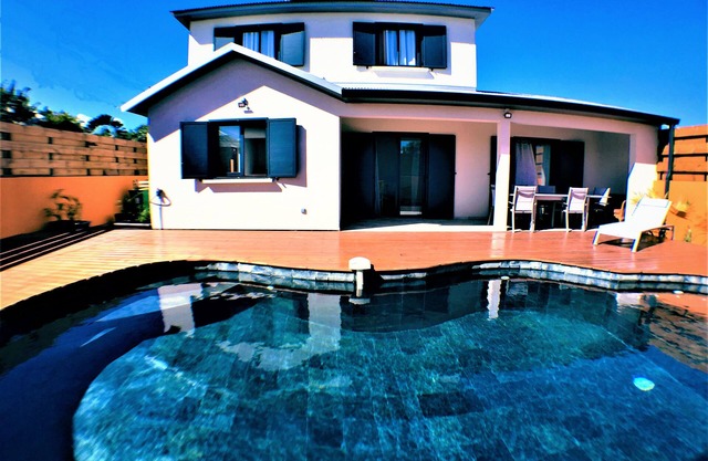 New luxury villa in St Pierre Reunion - Swimming pool- close to all amenities