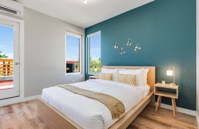 *NEW* Modern 4B3.5BA w/Rooftop in Ballard/Fremont