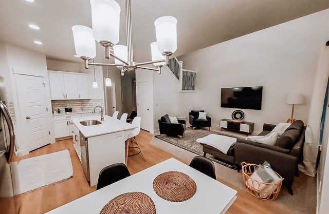 New Modern Luxurious Townhome in Silicon Slopes
