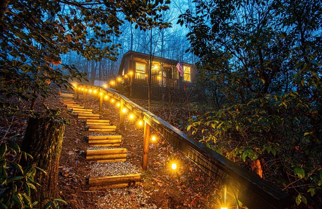 New Mountain Getaway Cottage by Lake Lure With Hot Tub