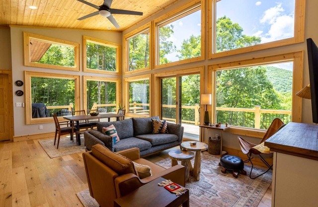 New Mountain Home on Wooded Lot