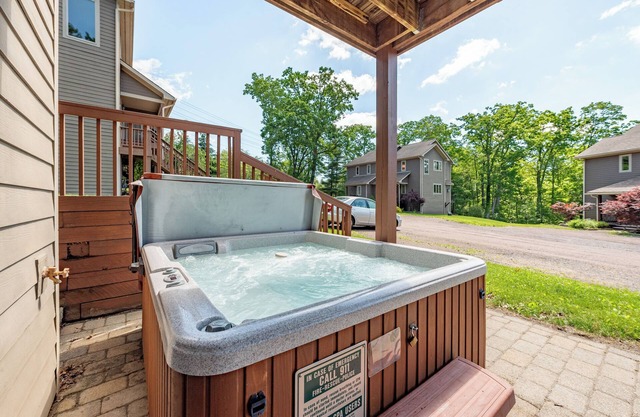 New! Mountain Hygge: Lake Area, Hot Tub!