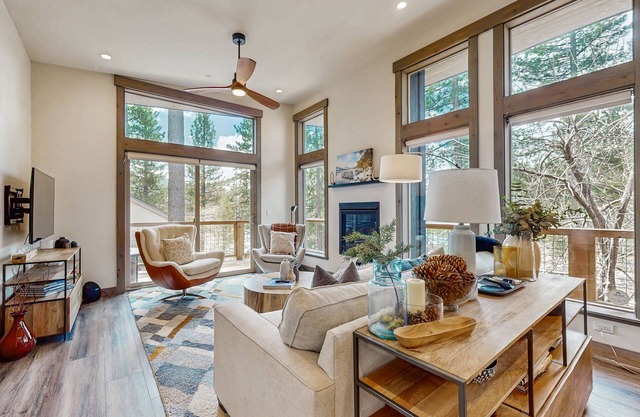 New, mountain-modern cabin with gas fireplace & great location