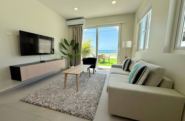 New Oceanfront Apartment Mangel Halto — Laguna Vista