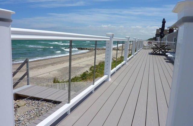 NEW: Oceanfront Cottage with your own beach-no walking needed!