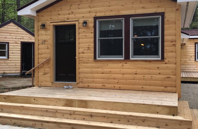 New Pine Cabin in the white mountains walk to white lake new