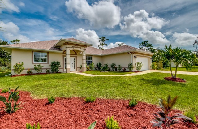 New! Pool villa, 2-8 persons, 4 bedrooms/3 bathrooms in Bonita Springs