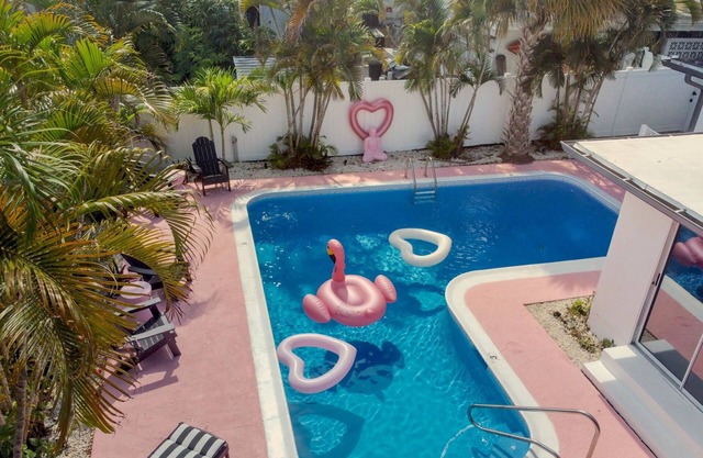 NEW! Pretty-n-Pink MidCentury Mod Pool/Beach Home