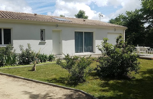 NEW QUIET HOUSE WITH GARDEN 6 people