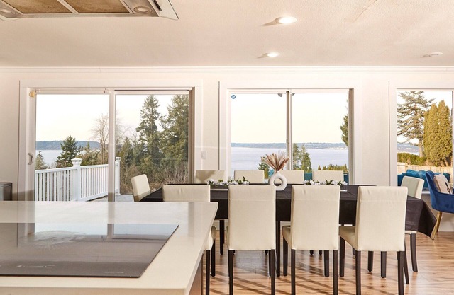 NEW! Relaxing 5 BR Coastal Escape with Amazing Views