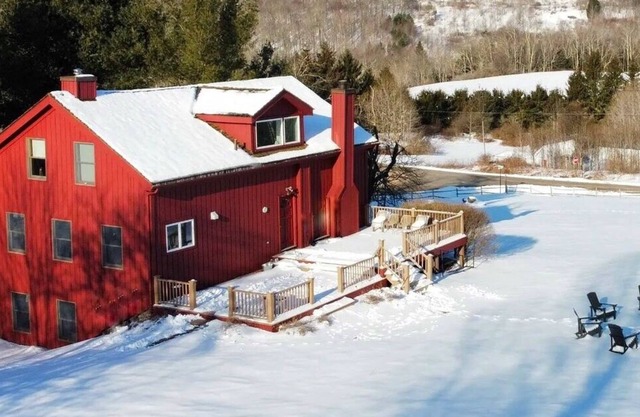 NEW Remodeled Farmhouse with Pond & Views