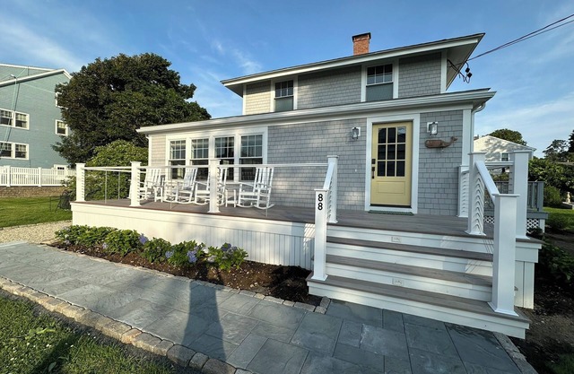 NEW: renovated beach house in Scituate's family-friendly Sandhills neighborhood