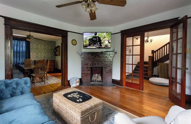 New River Railhouse: Historic 3 bed on the New River Gorge - New for July 2025