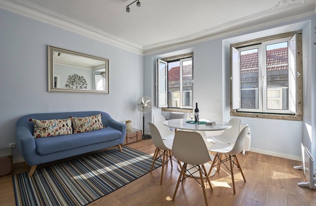 NEW! River View Elegant Apartment - Historical Lisbon