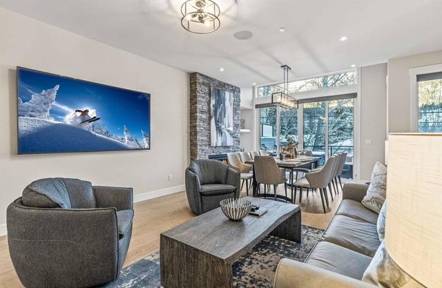 NEW Schloss by SSR Top View HOT TUB 5BR