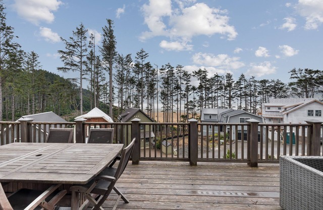 *NEW* Seabrook's Hidden Coast Hideaway, an oceanfront home!
