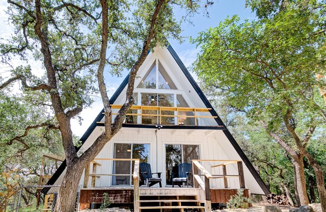 (NEW) Secluded Canyon Lake A-frame & Game House!