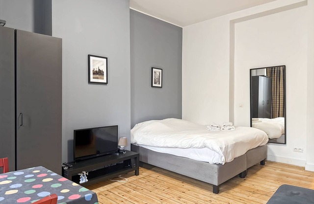 New Self Check In Studio 2 Floor Near Chatelain