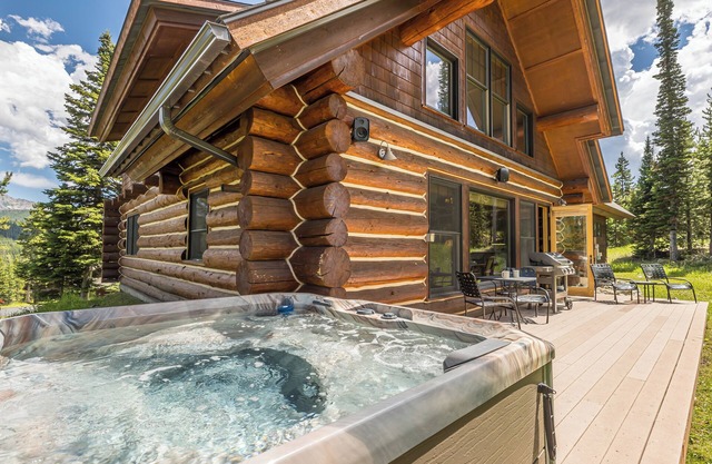 New ski-in/ski-out Peaklight Chalet!