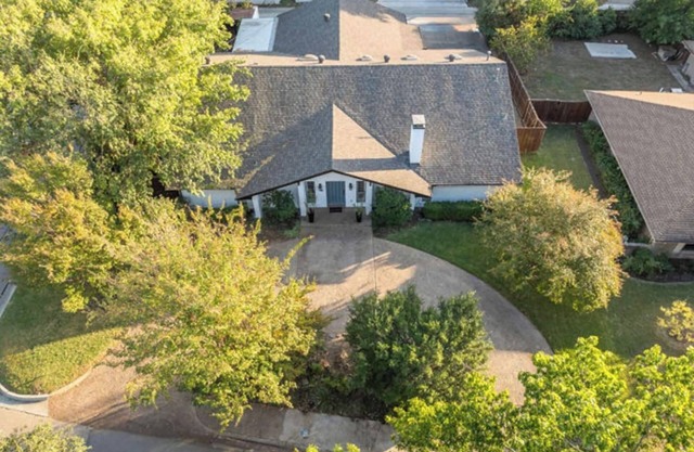 NEW! Texas Boudoir Estate Spa Home, a luxurious private getaway with indoor pool, sauna, steam‑room, hot tub, Jacuzzi, two king primary suites + loft queen ensuite, lush garden & pond, all in a quiet, upscale Dallas neighborhood.