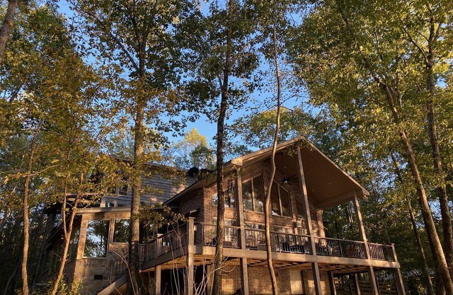 New to VRBO! Spacious Home with Multiple Porches and Private Dock