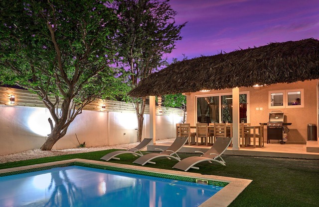 New Unique Villa Arubiana, Perfect Location