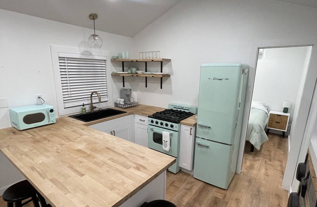 NEW! Valley Bluff Tiny House, Wooded Privacy, Ample Parking