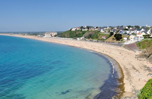 NEW VILLA, LA DONVILLAISE, QUIET, center of Donville, 5 mn from the beach