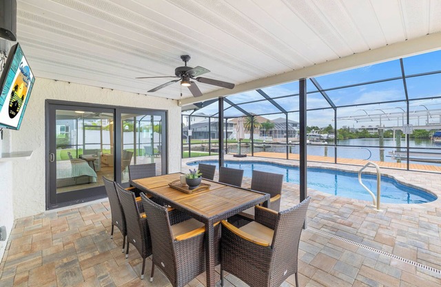 *NEW/Waterfront/Heated Pool/Open Floor Plan/FUN!