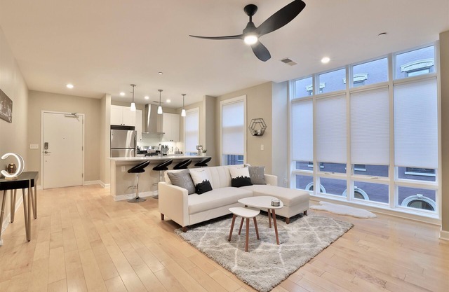 *New* XquisiteMidCenturyM0d~ Condo *OTR* w/Parking