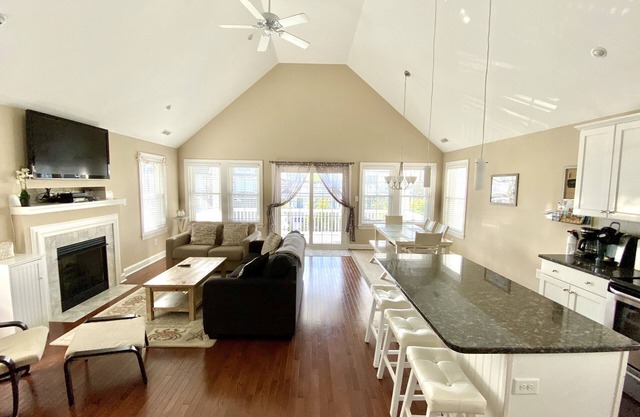 Newer Home - Amazing Roof Deck - Perfect Location!