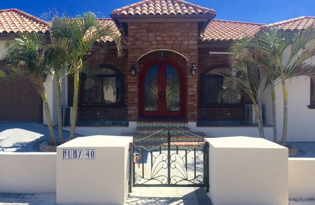 Newer House With 4 Master Bedrooms And 5 Bath