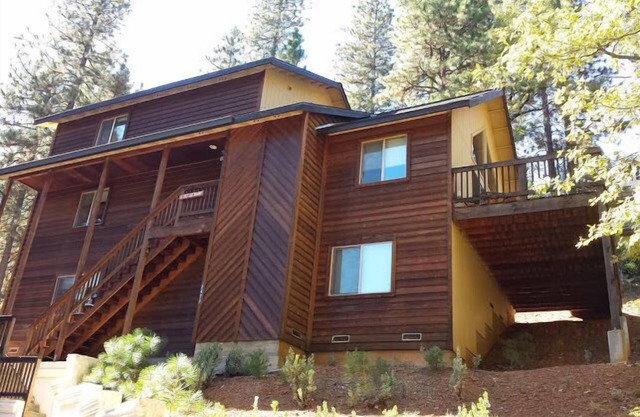 Newer Luxury Cabin In Blue Lake Springs