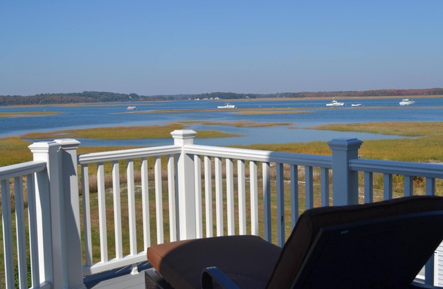 Newly built 5 bedrooms with great water/marsh views, Central air, Pickleball