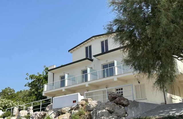 Newly built apartments overlooking the sea 10 mt spectacular view