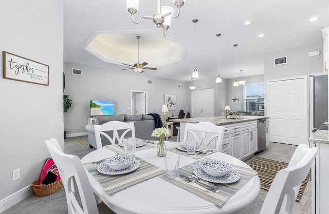 Newly built. Heated pool. Ideal for poolside relaxing and romantic gateways