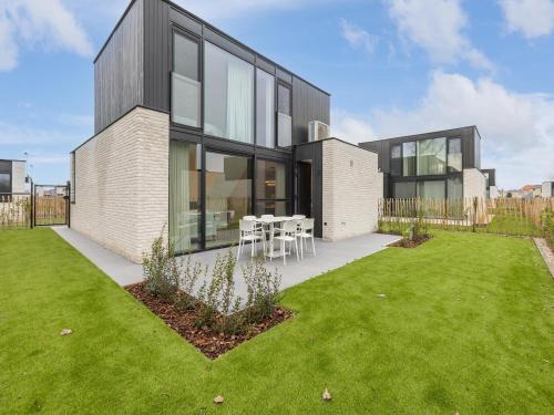 Newly built holiday home for 6 people by the sea