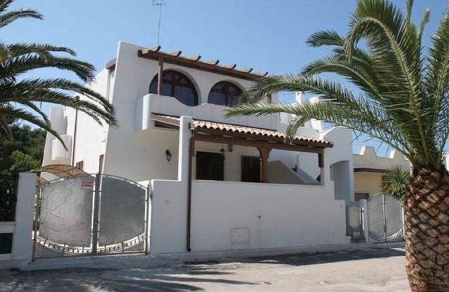 Newly built house for rent in Apulia, 50mt from the sea. See now!