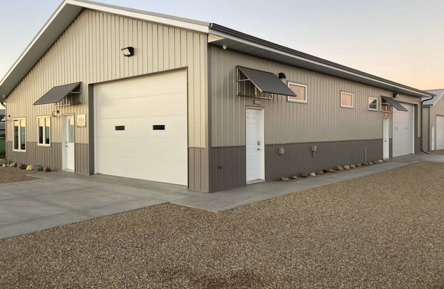 Newly built in Devils Lake, Perfect for Fishing or Relaxing