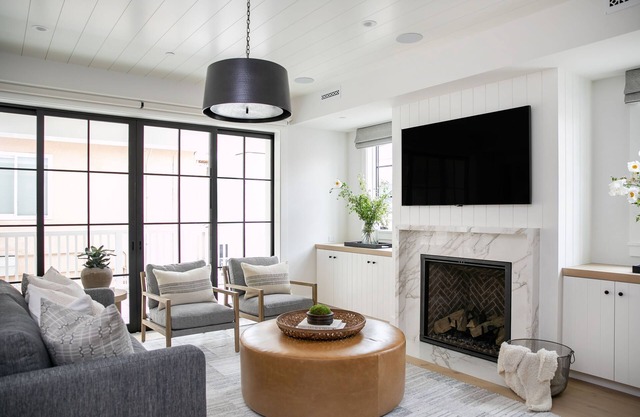 Newly built unit in CDM-oceanside of PCH with rooftop deck-walk to beach