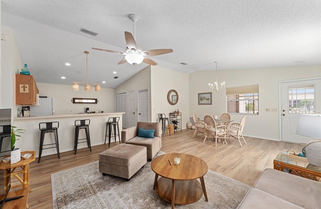 NEWLY LISTED 2/2 in The Village of Woodbury