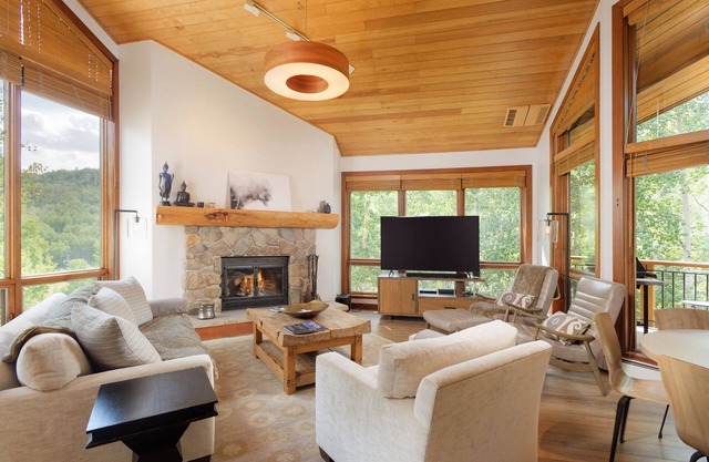 Newly Remodeled Ski-In/Out Snowmass View Townhome by The Woodrun V Townhouses by RedAwning