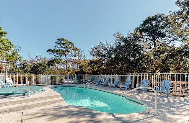 Newly remodeled home - private pool & spa, elevator - community pools & gym