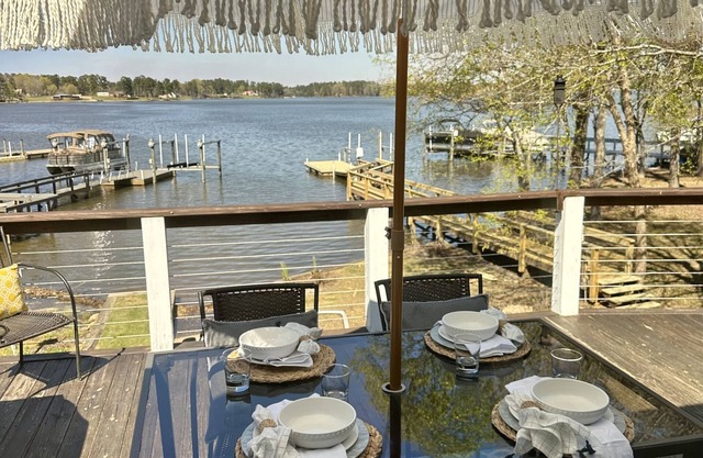 NEWLY REMODELED Lakefront House, Dock and Boat Ramp