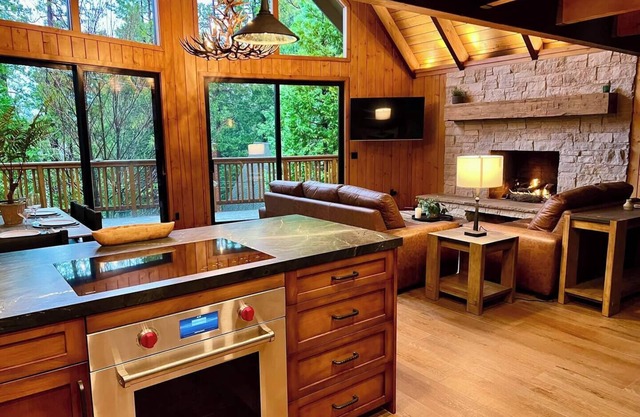 Newly remodeled luxury cabin