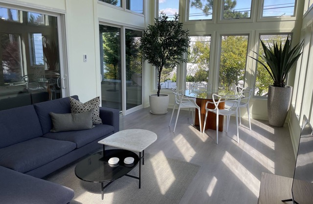 NEWLY RENOVATED HOME. Oceanside -- one minute from the beach