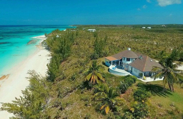 Newly Renovated Beachfront Estate w/Pool, Privacy