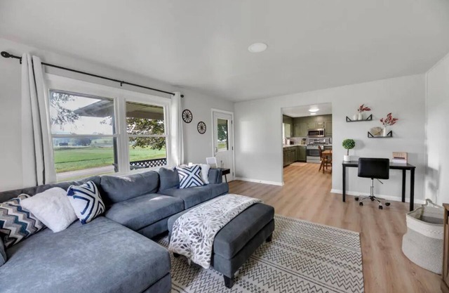 Newly Renovated 2 Bedroom home in Amish country!
