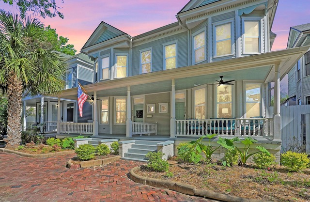 Newly renovated, 3 bed 2 bath townhome, Near Forsyth Park