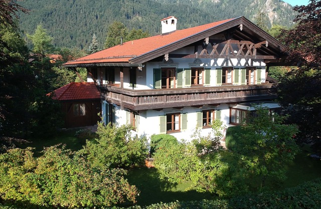 Newly renovated 340m² villa with large garden up to 12 people